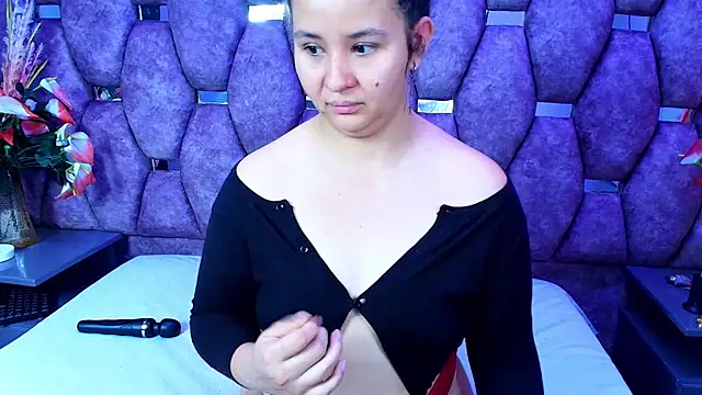 AlaSmith stripchat live cam model