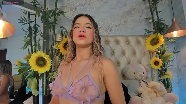 LittleeJaz stripchat live cam model