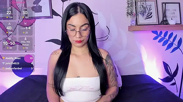 GabiHills stripchat live cam model