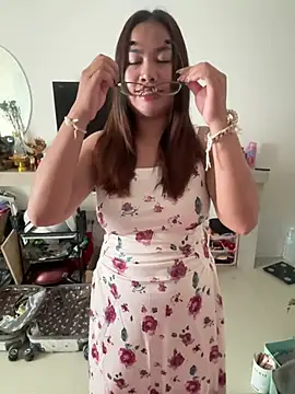 Ponthip stripchat live cam model
