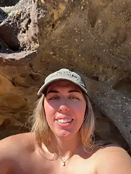 Aussielulu stripchat live cam model