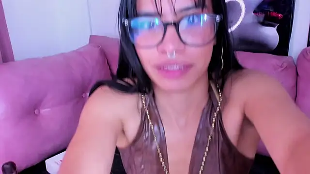 Miahotcs1 stripchat live cam model