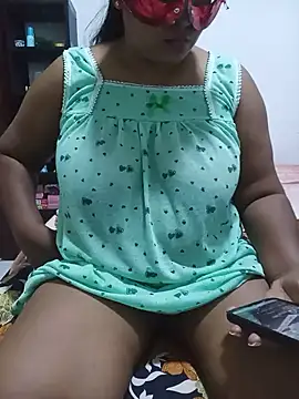 Dini_40 stripchat live cam model