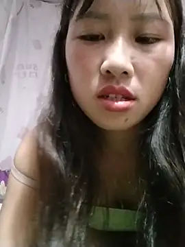 Yo-must stripchat live cam model