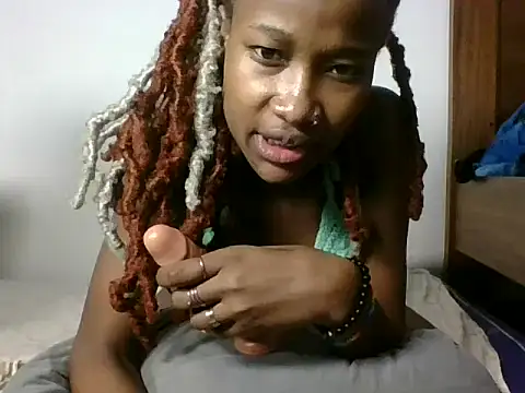 Blonde_slimy stripchat live cam model