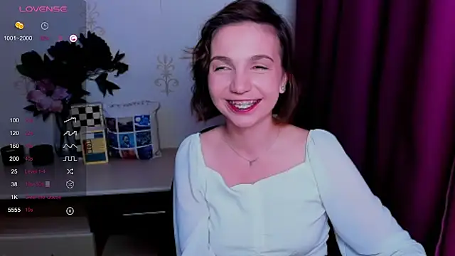 KindHazelHere_ stripchat live cam model