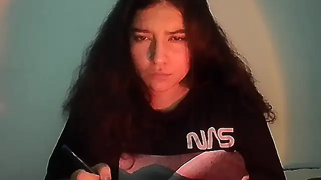 creepyh0e_ stripchat live cam model