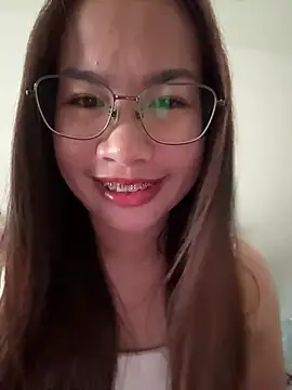 Ponthip stripchat live cam model