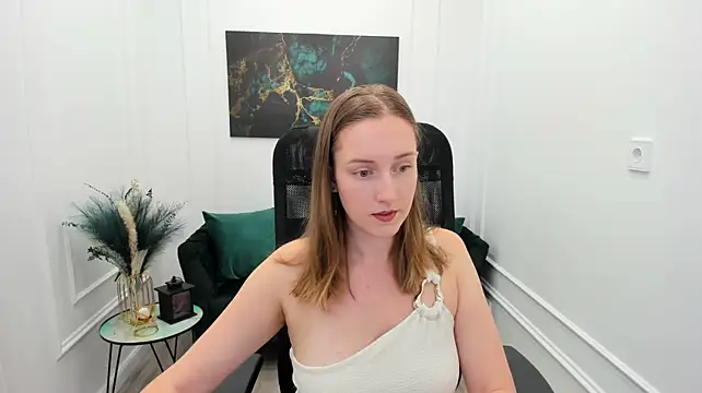 CaseyTerini stripchat live cam model