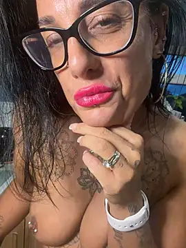 HouseOfIvy stripchat live cam model