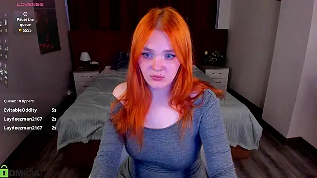 Emilly_Hiil stripchat live cam model