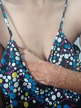 hey_pooja stripchat live cam model