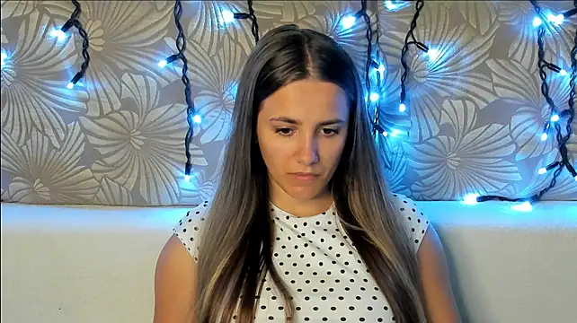 MaggieCake stripchat live cam model