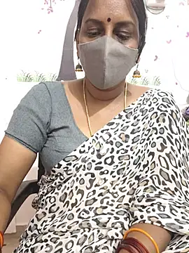 Tamil_Meera12 stripchat live cam model