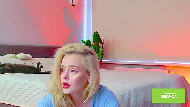 StarrShinee stripchat live cam model