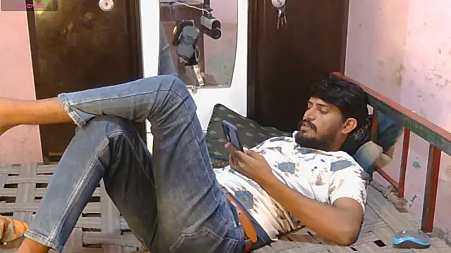 HotXKrish stripchat live cam model