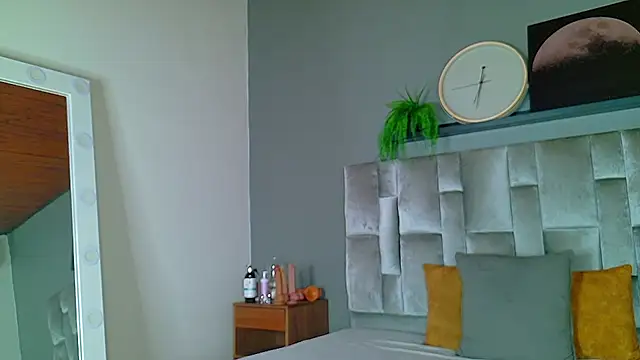 LiaaMoretti__ stripchat live cam model
