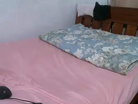 melaninQ stripchat live cam model