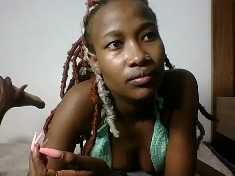 Blonde_slimy stripchat live cam model