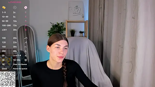 Ohh-my-vens stripchat live cam model