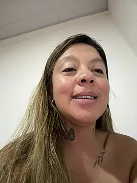 Bruja_lu stripchat live cam model