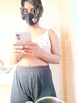 Nodi- stripchat live cam model