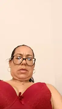 MilfTentasion stripchat live cam model