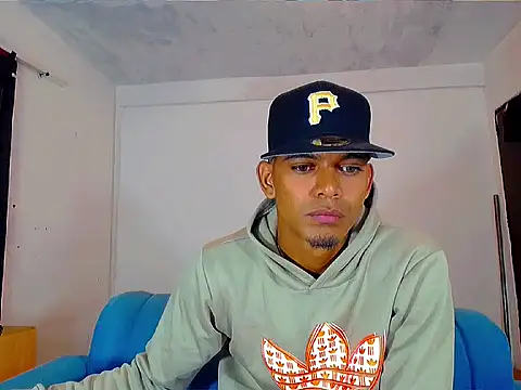 theMyke101 stripchat live cam model