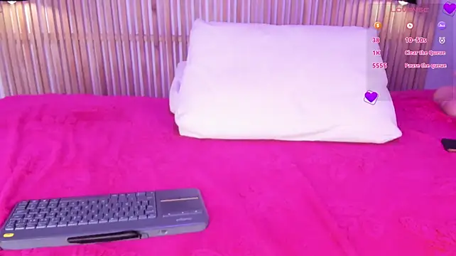 reshi_hevss stripchat live cam model