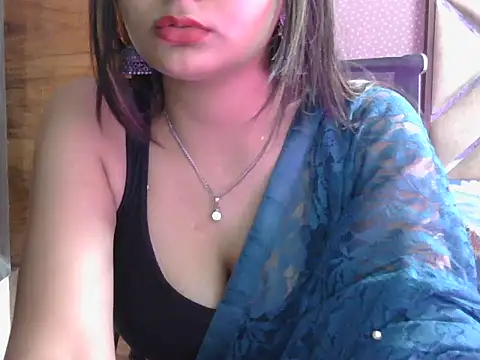 miss-riyaa stripchat live cam model