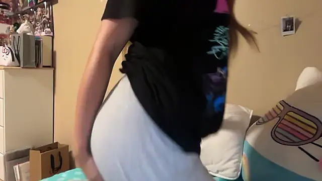 Badbihdani18 stripchat live cam model