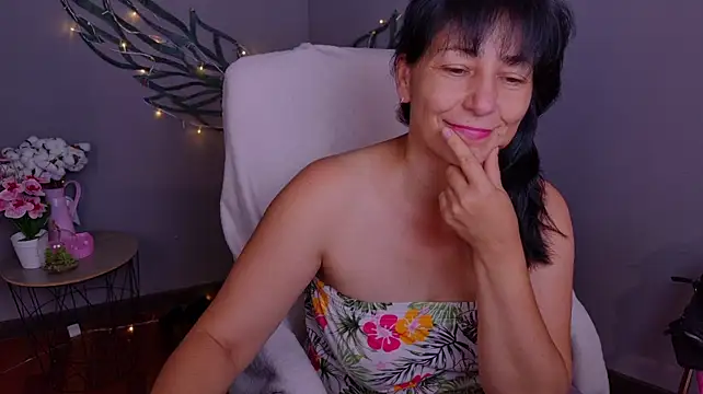 LiluGrants stripchat live cam model