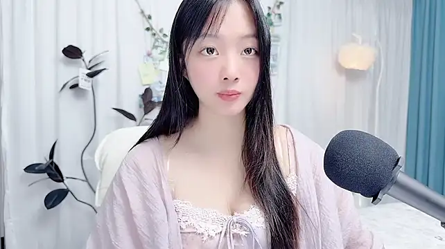 Winnie666999 stripchat live cam model