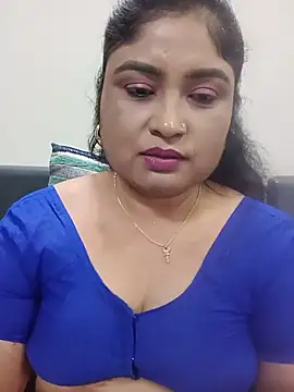 hornyriyanka stripchat live cam model