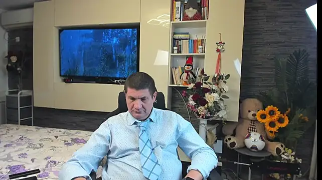 SpartacusDaddy48 stripchat live cam model