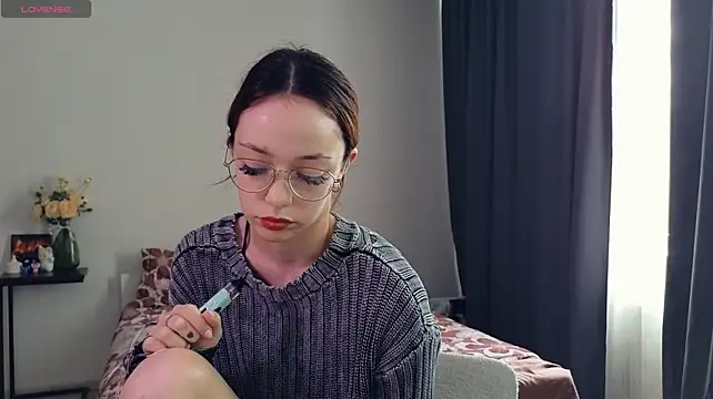 AyeHoney stripchat live cam model