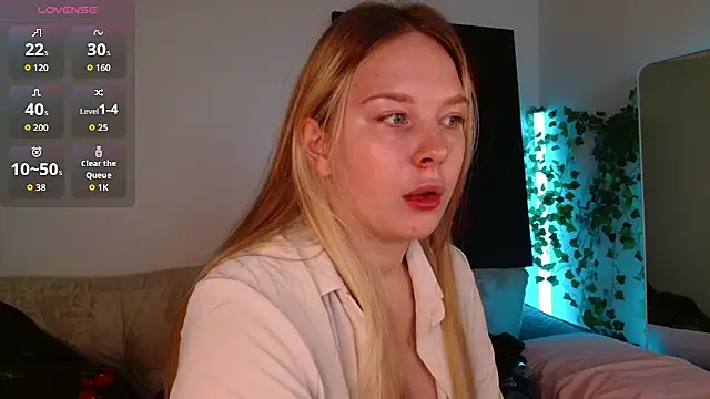 rubyeverly stripchat live cam model