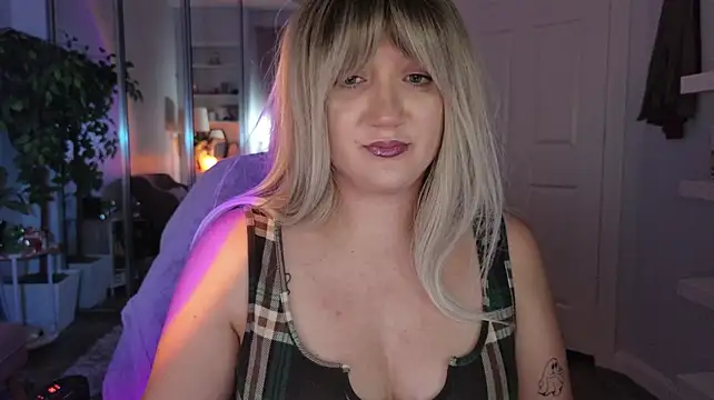 GoddessEmmy stripchat live cam model