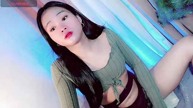 Amomentoflust202 stripchat live cam model
