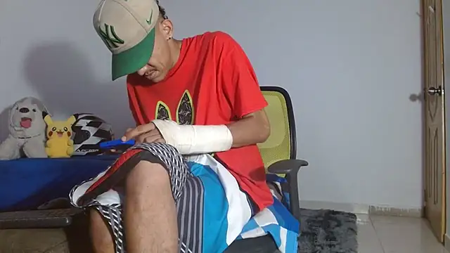 skinny23cm stripchat live cam model
