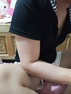 Suca-babyy stripchat live cam model