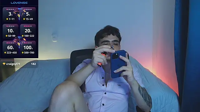 adonisZafiro stripchat live cam model