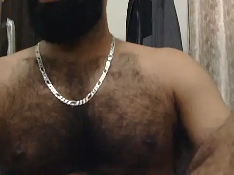indianhairybull stripchat live cam model