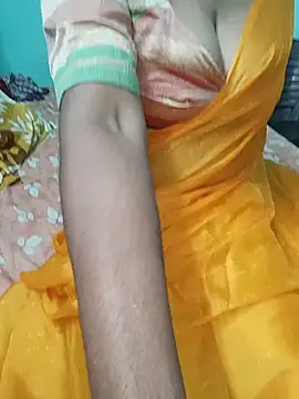 Bhanu-Sharma stripchat live cam model