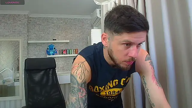 JonahShaw stripchat live cam model