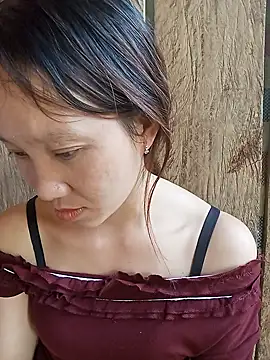 bonnie-00 stripchat live cam model