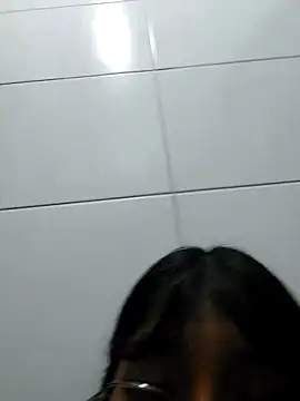 dianeQB stripchat live cam model