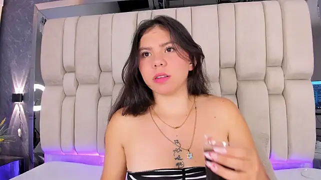 EvaWild5 stripchat live cam model