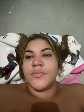 Layslinha stripchat live cam model