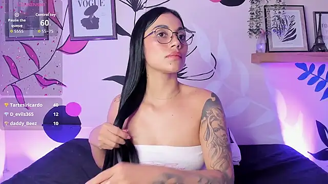 GabiHills stripchat live cam model